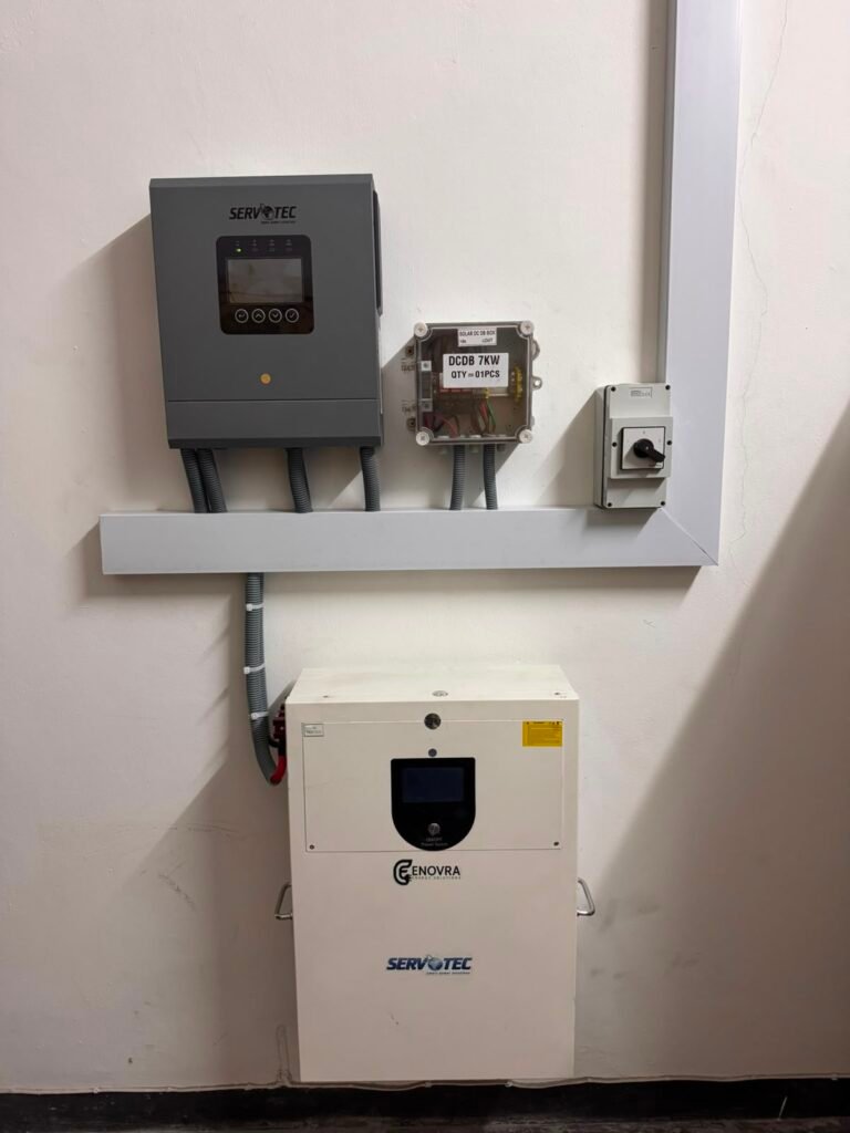 Store your solar energy and stay powered anytime with Enovra’s battery storage solutions. Our systems provide reliable backup during power cuts and ensure uninterrupted electricity for your home or business.